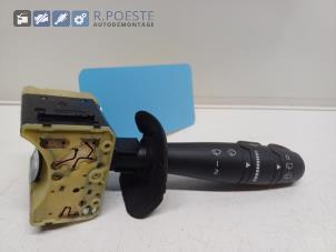 Gebruikte Ruitenwis Schakelaar Renault Megane (BA) 1.6 16V Prijs € 15,00 Margeregeling aangeboden door Autodemontagebedrijf R. Poeste B.V.