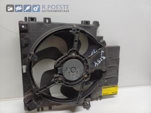 Gebruikte Fan Radiateur Nissan Note (E11) 1.4 16V Prijs € 30,00 Margeregeling aangeboden door Autodemontagebedrijf R. Poeste B.V.