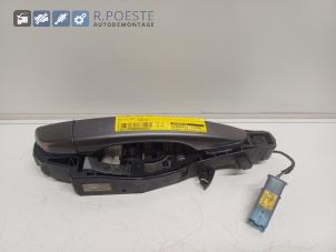 Gebruikte Deurgreep 4Deurs rechts-voor Peugeot 3008 II (M4/MC/MJ/MR) 1.6 e-THP 165 16V Prijs € 20,00 Margeregeling aangeboden door Autodemontagebedrijf R. Poeste B.V.