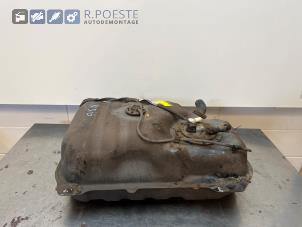 Gebruikte Tank Daihatsu YRV (M2) 1.3 16V DVVT Prijs € 50,00 Margeregeling aangeboden door Autodemontagebedrijf R. Poeste B.V.