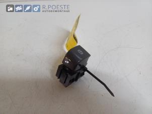 Gebruikte Handrem schakelaar Opel Ampera 1.4 16V Prijs € 20,00 Margeregeling aangeboden door Autodemontagebedrijf R. Poeste B.V.