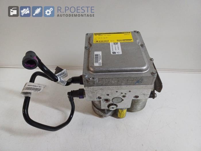 Gebruikte ABS Pomp Opel Ampera 1.4 16V Prijs € 295,00 Margeregeling aangeboden door Autodemontagebedrijf R. Poeste B.V.