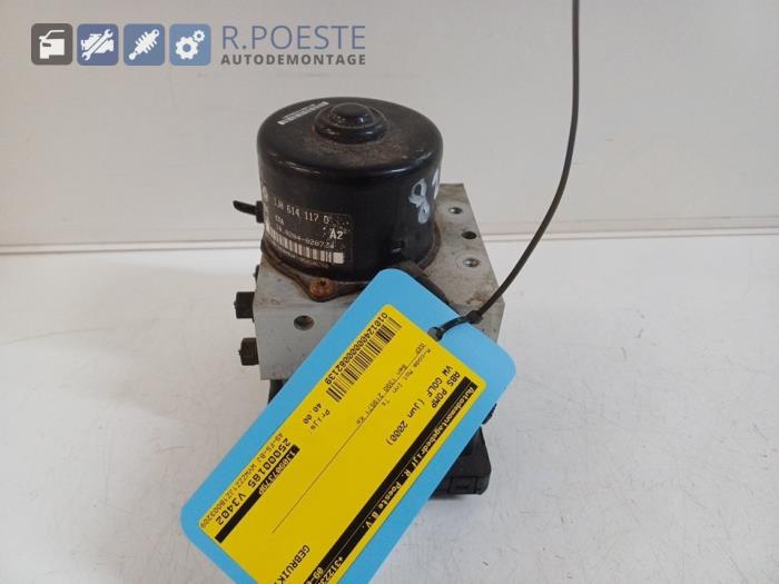 Gebruikte ABS Pomp Volkswagen Golf IV (1J1) 1.4 16V Prijs € 40,00 Margeregeling aangeboden door Autodemontagebedrijf R. Poeste B.V.
