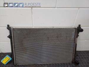 Gebruikte Radiateur Volkswagen Passat Variant (3C5) 2.0 FSI 16V Prijs € 20,00 Margeregeling aangeboden door Autodemontagebedrijf R. Poeste B.V.