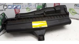 Gebruikte Luchtfilterhuis Peugeot 207/207+ (WA/WC/WM) 1.4 16V VTi Prijs € 20,00 Margeregeling aangeboden door Autodemontagebedrijf R. Poeste B.V.