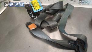Gebruikte Veiligheidsgordel links-achter Chevrolet Kalos (SF48) 1.4 Prijs € 20,00 Margeregeling aangeboden door Autodemontagebedrijf R. Poeste B.V.