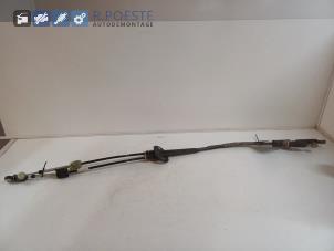 Gebruikte Schakelkabel Versnellingsbak Mazda 3 Sport (BK) 1.6i 16V Prijs € 40,00 Margeregeling aangeboden door Autodemontagebedrijf R. Poeste B.V.