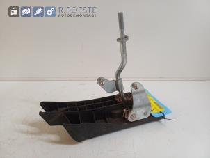 Gebruikte Pook Mazda 3 Sport (BK) 1.6i 16V Prijs € 30,00 Margeregeling aangeboden door Autodemontagebedrijf R. Poeste B.V.