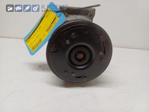 Gebruikte Aircopomp Renault Vel Satis (BJ) 2.0 16V Turbo Prijs € 40,00 Margeregeling aangeboden door Autodemontagebedrijf R. Poeste B.V.