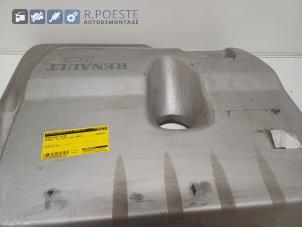 Gebruikte Afdekplaat motor Renault Vel Satis (BJ) 2.0 16V Turbo Prijs € 30,00 Margeregeling aangeboden door Autodemontagebedrijf R. Poeste B.V.