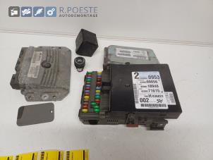 Gebruikte Computer Motormanagement Renault Vel Satis (BJ) 2.0 16V Turbo Prijs € 175,00 Margeregeling aangeboden door Autodemontagebedrijf R. Poeste B.V.