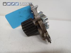 Gebruikte Waterpomp Volvo V40 (MV) 2.0 D2 16V Prijs € 20,00 Margeregeling aangeboden door Autodemontagebedrijf R. Poeste B.V.