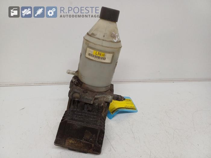 Gebruikte Servopomp Opel Astra G (F08/48) 1.6 Prijs € 75,00 Margeregeling aangeboden door Autodemontagebedrijf R. Poeste B.V.