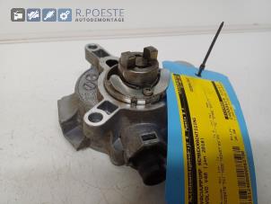 Gebruikte Vacuumpomp Rembekrachtiging Volvo V40 (MV) 2.0 D2 16V Prijs € 35,00 Margeregeling aangeboden door Autodemontagebedrijf R. Poeste B.V.