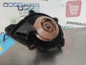 Gebruikte Waterpomp Peugeot 308 SW (4E/H) 1.6 VTI 16V Prijs € 10,00 Margeregeling aangeboden door Autodemontagebedrijf R. Poeste B.V.