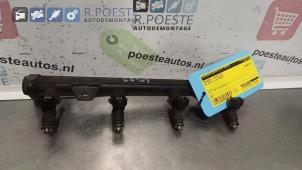 Gebruikte Injector brug Volkswagen Polo IV (9N1/2/3) 1.4 16V Prijs € 30,00 Margeregeling aangeboden door Autodemontagebedrijf R. Poeste B.V.