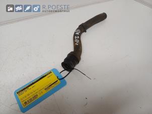 Gebruikte Radiateurslang Peugeot 207 CC (WB) 1.6 16V THP Prijs € 20,00 Margeregeling aangeboden door Autodemontagebedrijf R. Poeste B.V.