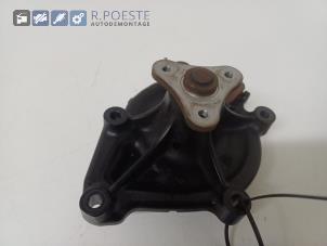 Gebruikte Waterpomp Peugeot 207 CC (WB) 1.6 16V THP Prijs € 15,00 Margeregeling aangeboden door Autodemontagebedrijf R. Poeste B.V.