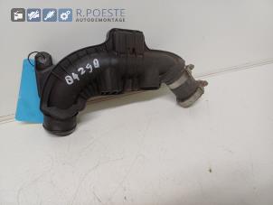 Gebruikte Intercooler Buis Peugeot 207 CC (WB) 1.6 16V THP Prijs € 50,00 Margeregeling aangeboden door Autodemontagebedrijf R. Poeste B.V.