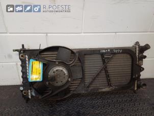 Gebruikte Radiateur Opel Corsa B (73/78/79) 1.2i 16V Prijs € 20,00 Margeregeling aangeboden door Autodemontagebedrijf R. Poeste B.V.