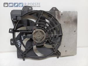 Gebruikte Fan Radiateur Peugeot 207 CC (WB) 1.6 16V THP Prijs € 20,00 Margeregeling aangeboden door Autodemontagebedrijf R. Poeste B.V.