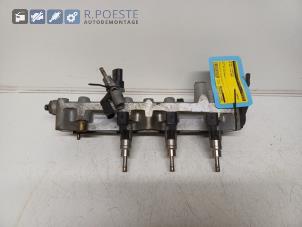 Gebruikte Injector brug Volkswagen Golf V (1K1) 1.6 FSI 16V Prijs € 125,00 Margeregeling aangeboden door Autodemontagebedrijf R. Poeste B.V.