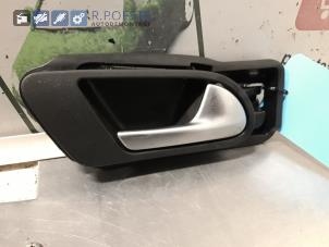 Gebruikte Portiergreep 4Deurs rechts-voor Volkswagen Tiguan (5N1/2) 1.4 TSI 16V Prijs € 12,00 Margeregeling aangeboden door Autodemontagebedrijf R. Poeste B.V.