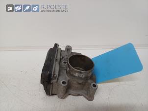 Gebruikte Gasklephuis Renault Clio III (BR/CR) 1.2 16V 65 Prijs € 70,00 Margeregeling aangeboden door Autodemontagebedrijf R. Poeste B.V.