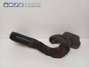 Gebruikte Aanzuigslang Lucht Hyundai Tucson (JM) 2.7 V6 24V 4x4 Autom. Prijs € 20,00 Margeregeling aangeboden door Autodemontagebedrijf R. Poeste B.V.