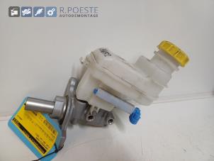 Gebruikte Hoofdremcilinder Fiat 500C (312) 1.0 Hybrid Prijs € 20,00 Margeregeling aangeboden door Autodemontagebedrijf R. Poeste B.V.