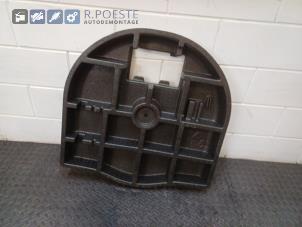 Gebruikte Reservewielbak Fiat 500X (334) 1.4 Multi Air 16V Prijs € 30,00 Margeregeling aangeboden door Autodemontagebedrijf R. Poeste B.V.