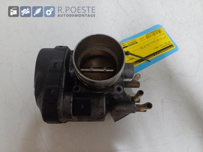 Gebruikte Gasklephuis Volkswagen Golf IV Variant (1J5) 1.6 Prijs € 25,00 Margeregeling aangeboden door Autodemontagebedrijf R. Poeste B.V.