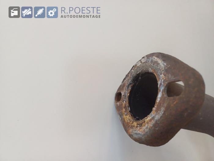 Uitlaat Middendemper van een Nissan Almera Tino (V10M) 1.8 16V 2006