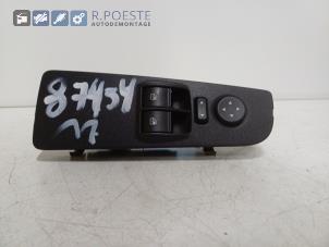Gebruikte Ruit schakelaar elektrisch Fiat Grande Punto (199) 1.4 Prijs € 30,00 Margeregeling aangeboden door Autodemontagebedrijf R. Poeste B.V.