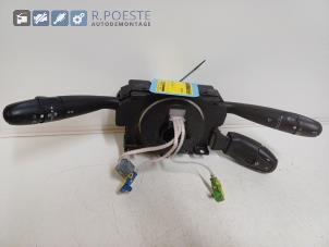 Gebruikte Combischakelaar Stuurkolom Peugeot 206 (2A/C/H/J/S) 1.6 16V Prijs € 75,00 Margeregeling aangeboden door Autodemontagebedrijf R. Poeste B.V.
