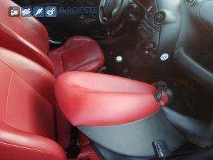 Gebruikte Voorstoel rechts Ford StreetKa 1.6i Prijs € 80,00 Margeregeling aangeboden door Autodemontagebedrijf R. Poeste B.V.