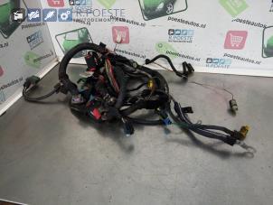 Gebruikte Kabelboom motorruimte Peugeot 307 SW (3H) 1.6 16V Prijs € 70,00 Margeregeling aangeboden door Autodemontagebedrijf R. Poeste B.V.