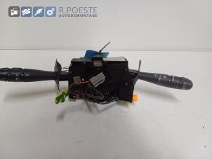 Gebruikte Licht + Raw Schakelaar Renault Clio II (BB/CB) 1.6 16V Prijs € 30,00 Margeregeling aangeboden door Autodemontagebedrijf R. Poeste B.V.