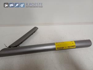 Gebruikte Dashboard sierlijst Renault Clio II (BB/CB) 1.6 16V Prijs € 10,00 Margeregeling aangeboden door Autodemontagebedrijf R. Poeste B.V.