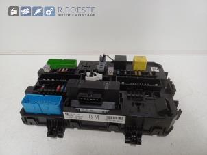 Gebruikte Zekeringkast Opel Astra H (L48) 1.6 16V Twinport Prijs € 20,00 Margeregeling aangeboden door Autodemontagebedrijf R. Poeste B.V.