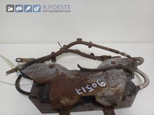 Gebruikte Handrem motor Renault Laguna II Grandtour (KG) 2.0 16V Prijs € 195,00 Margeregeling aangeboden door Autodemontagebedrijf R. Poeste B.V.