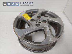 Gebruikte Velg Toyota Yaris III (P13) 1.5 16V Hybrid Prijs € 80,00 Margeregeling aangeboden door Autodemontagebedrijf R. Poeste B.V.