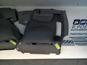 Gebruikte Hoedenplank Steun Audi A2 (8Z0) 1.4 16V Prijs € 50,00 Margeregeling aangeboden door Autodemontagebedrijf R. Poeste B.V.
