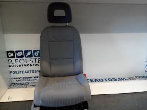 Gebruikte Voorstoel rechts Audi A2 (8Z0) 1.4 16V Prijs € 75,00 Margeregeling aangeboden door Autodemontagebedrijf R. Poeste B.V.