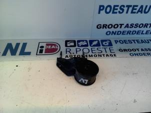 Gebruikte Motorsteun Suzuki Alto (RF410) 1.1 16V Prijs € 20,00 Margeregeling aangeboden door Autodemontagebedrijf R. Poeste B.V.