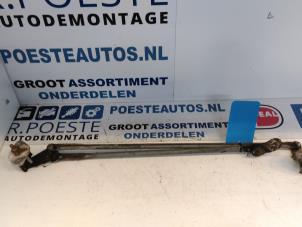 Gebruikte Ruitenwis Mechaniek Mazda 626 (GW19) 2.0i 16V HiPower Prijs € 30,00 Margeregeling aangeboden door Autodemontagebedrijf R. Poeste B.V.