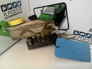 Gebruikte Hoofdremcilinder Volkswagen Polo III (6N2) 1.4 16V 75 Prijs € 20,00 Margeregeling aangeboden door Autodemontagebedrijf R. Poeste B.V.