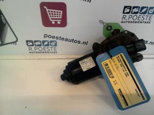 Gebruikte Ruitenwissermotor voor Hyundai Accent II/Excel II/Pony 1.5i 12V Liftback Prijs € 30,00 Margeregeling aangeboden door Autodemontagebedrijf R. Poeste B.V.