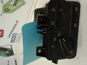 Gebruikte Licht Schakelaar BMW 3 serie (E46/4) 316i Prijs € 20,00 Margeregeling aangeboden door Autodemontagebedrijf R. Poeste B.V.