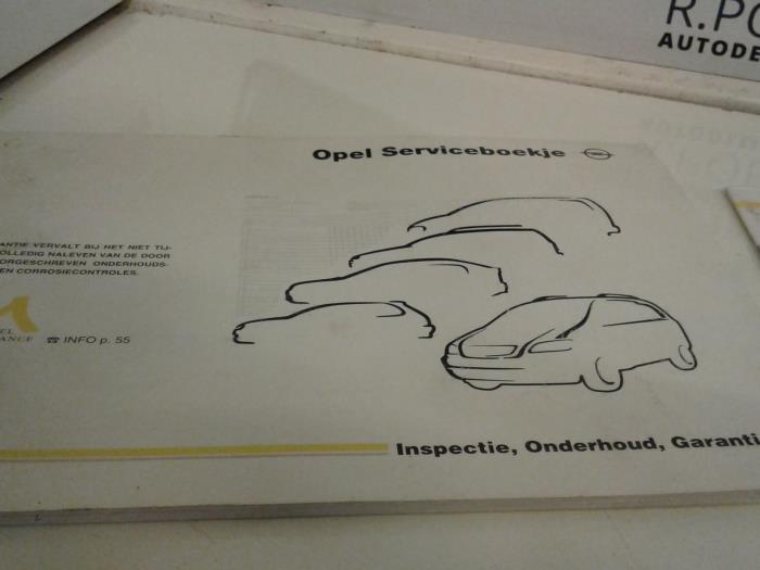 Instructie Boekje van een Opel Corsa B (73/78/79) 1.2i 16V 1999